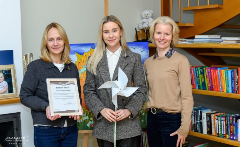Edita, Inovacijų agentūros l. e. p. direktorė Patricija Reut ir Ekspertinio vertinimo vadovė Agne Sakalinskienė